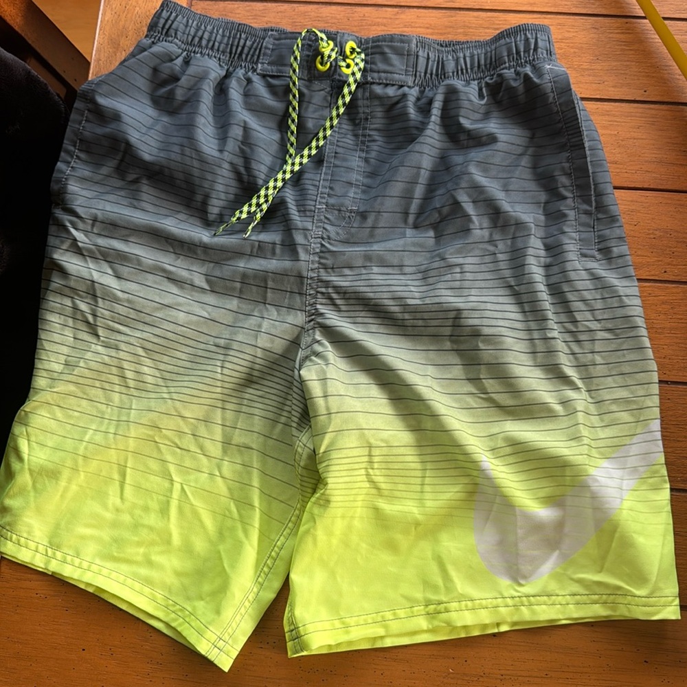 Nike lined  Board Shorts size Medium